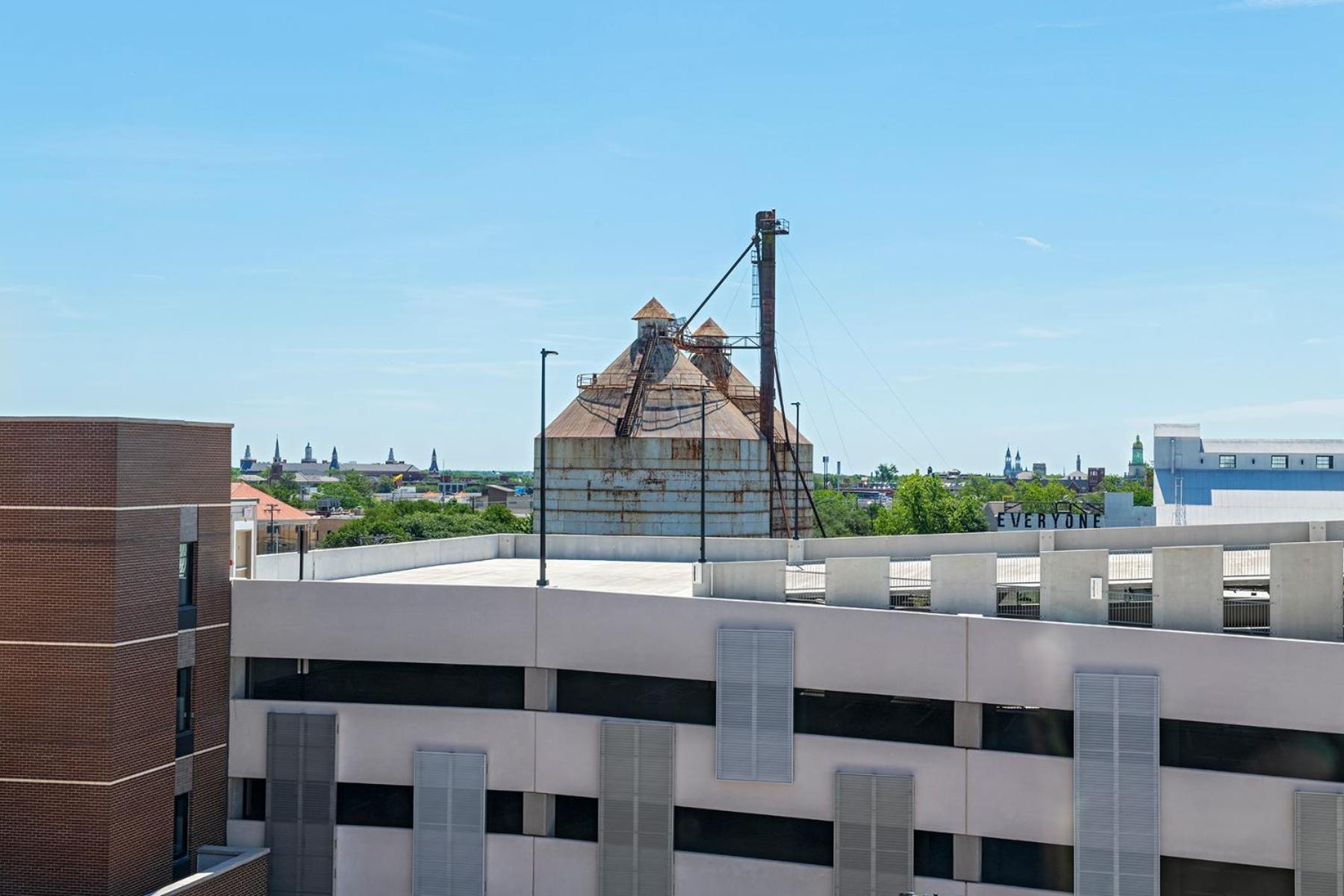 Ac Hotel By Marriott Waco Downtown Экстерьер фото