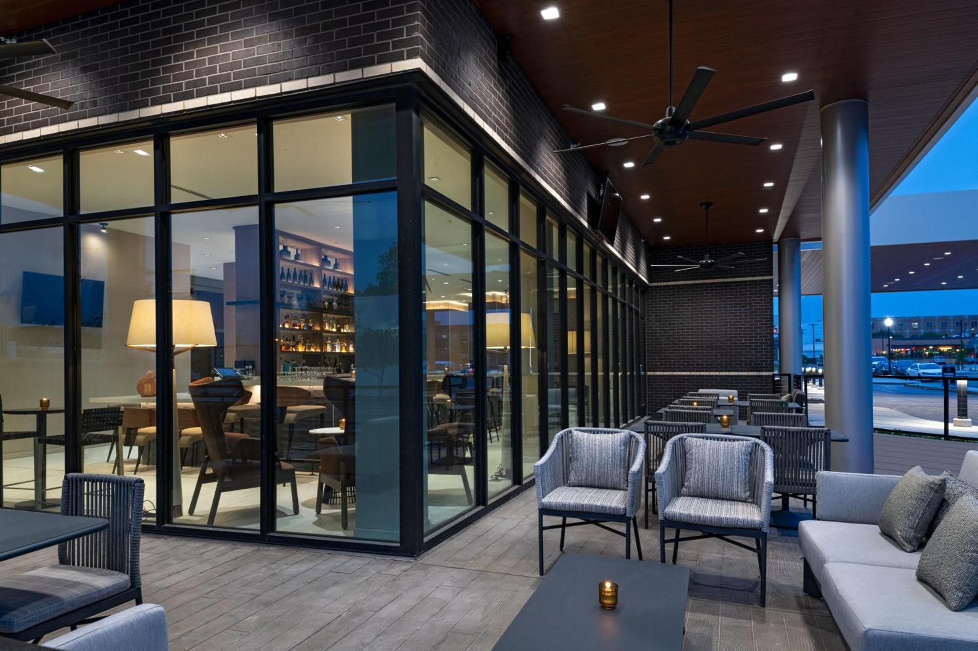 Ac Hotel By Marriott Waco Downtown Экстерьер фото